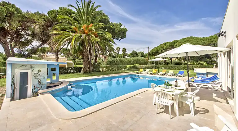 Große Villa mit privatem Pool, in der Nähe von