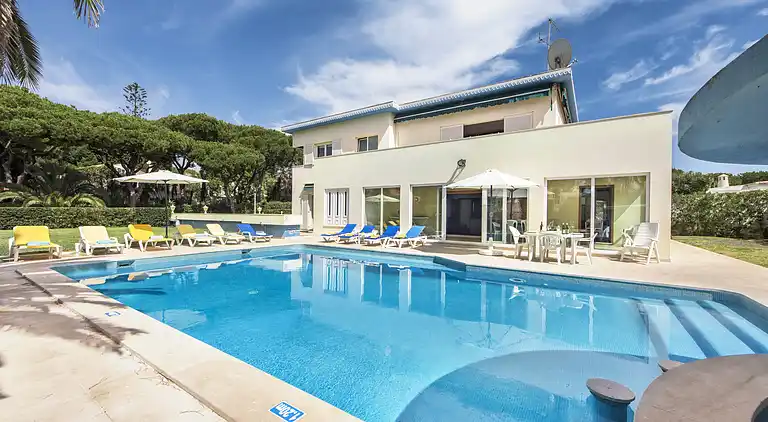 Große Villa mit privatem Pool, in der Nähe von