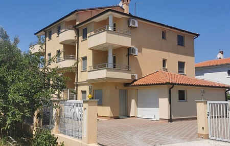 Apartment in Ližnjan