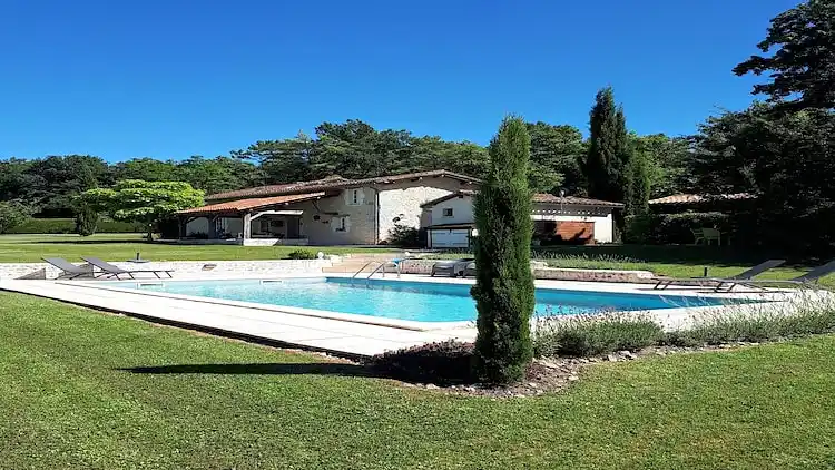 Holiday home in Verteillac