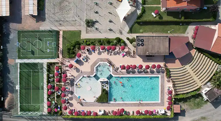 Residence in Tuscany, a few meters from the sea …