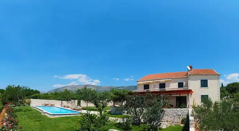 Villa in Čilipi