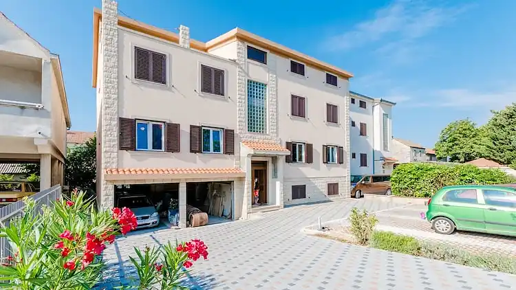 Apartment in Kaštel Gomilica
