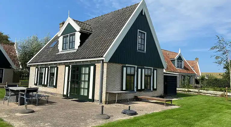 Villa in Hippolytushoef