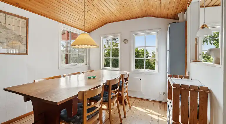 Klassisk sommerhus ved badestrand i Boderne