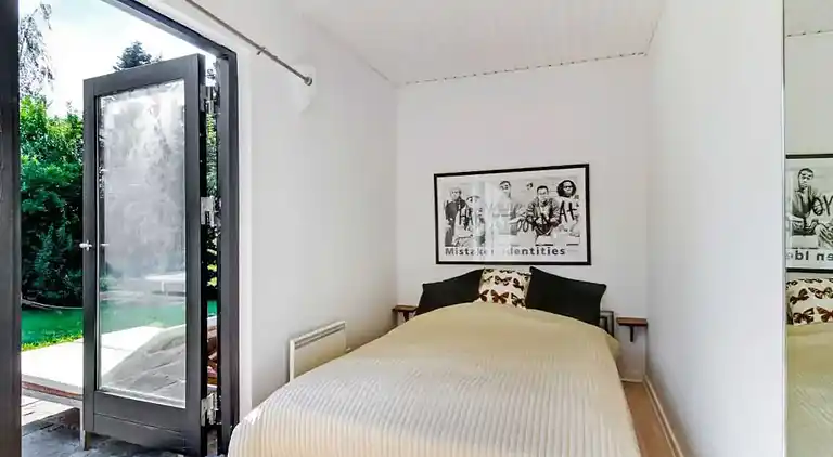 Roligt sommerhusliv kun 50 meter fra stranden