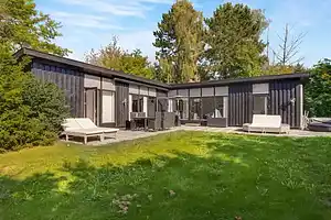 Rolig hytteliv kun 50 meter fra stranden