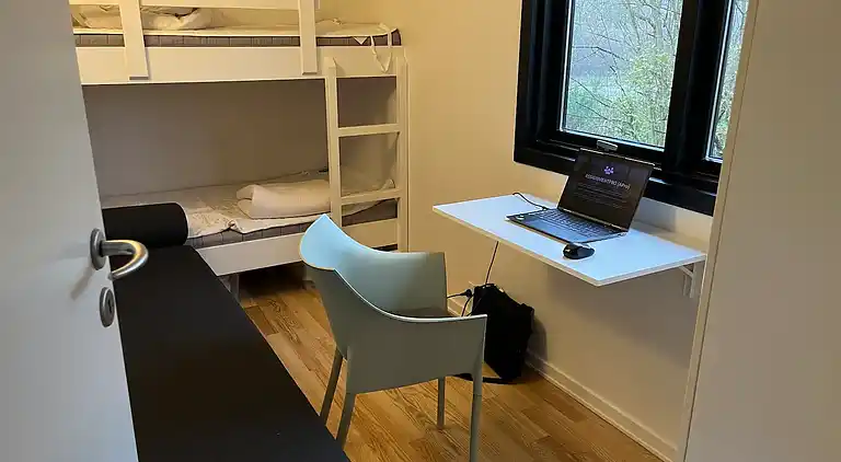 Roligt sommerhusliv kun 50 meter fra stranden