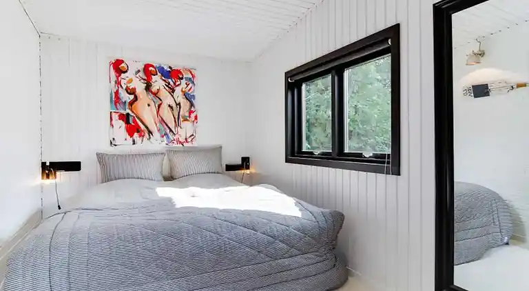 Roligt sommerhusliv kun 50 meter fra stranden