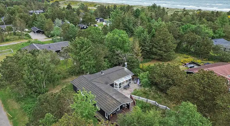 Skønt sommerhus nær strand og natur ved Lyngså