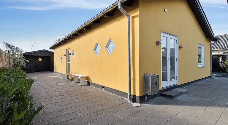 Modernes Skagen-Haus nah am Strand und Stadt