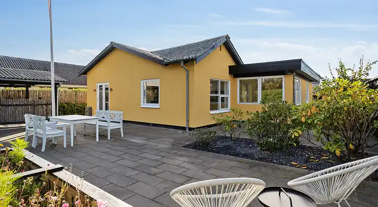 Modernes Skagen-Haus nah am Strand und Stadt