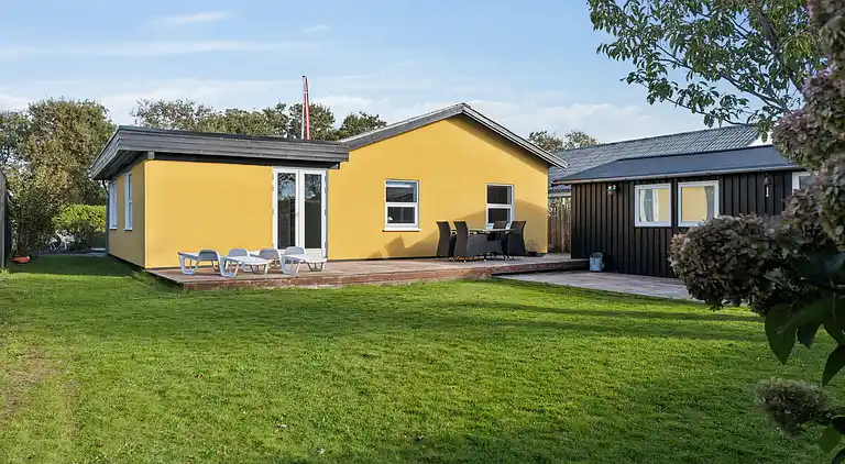 Modernes Skagen-Haus nah am Strand und Stadt