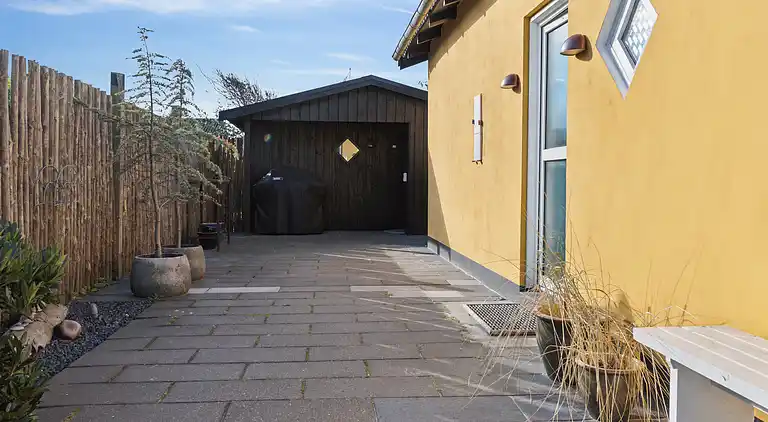 Modernes Skagen-Haus nah am Strand und Stadt