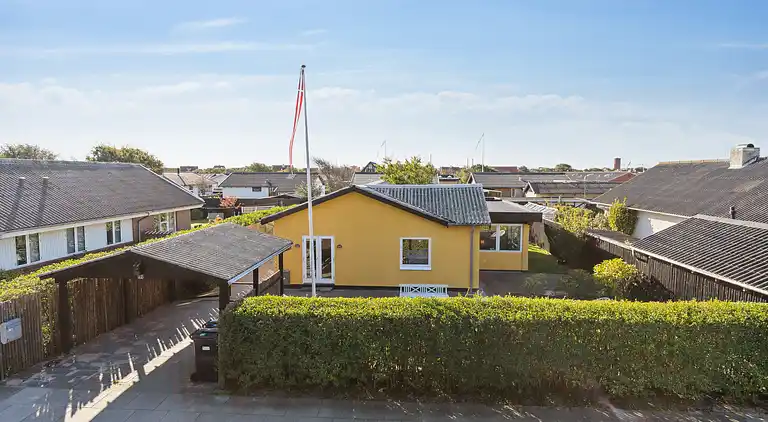 Modernes Skagen-Haus nah am Strand und Stadt