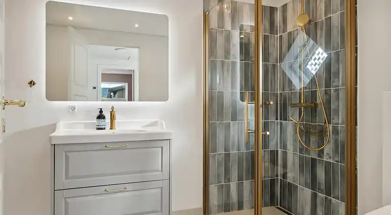 Modernes Skagen-Haus nah am Strand und Stadt