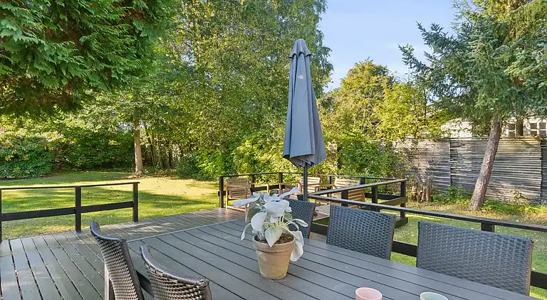 Nyrenoveret og moderne sommerhus tæt på stranden