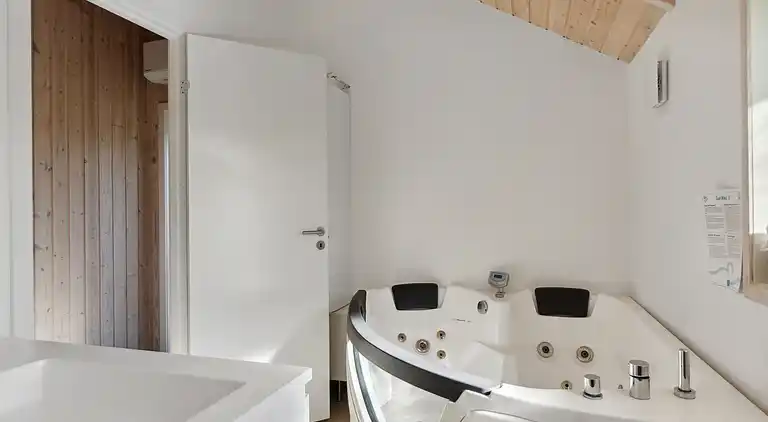 Lovely summer house with SPA, close to the beach.