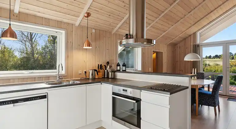 Lovely summer house with SPA, close to the beach.