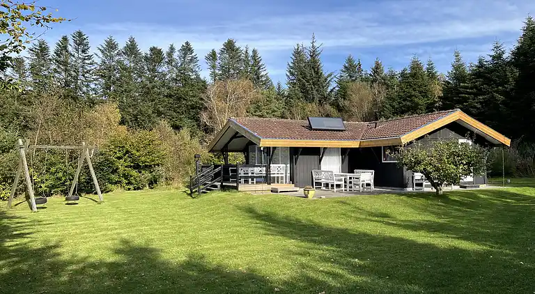 Hyggeligt feriehus med plads til afslapning