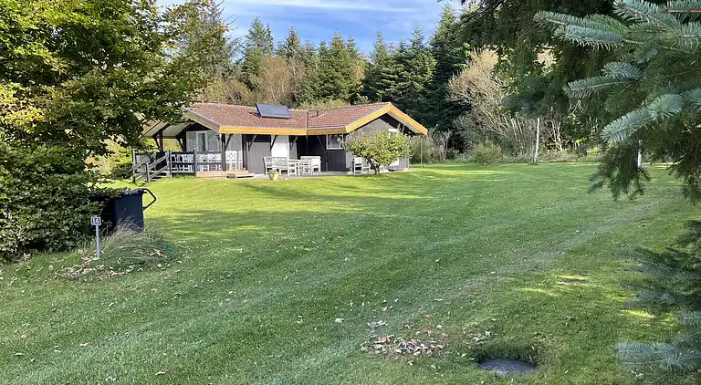 Hyggeligt feriehus med plads til afslapning