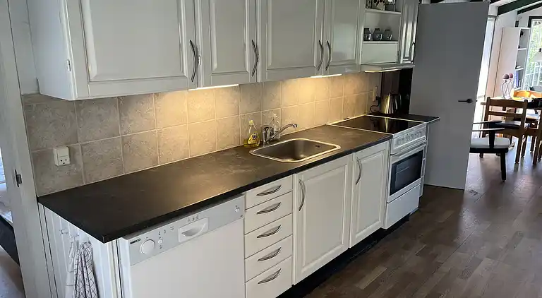 Hyggeligt feriehus med plads til afslapning