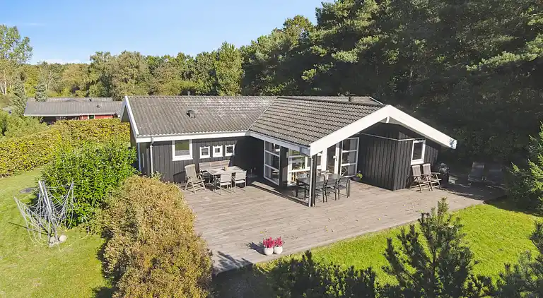 Lækkert 10 personers sommerhus med sauna og spa.