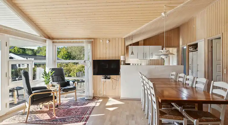 Lækkert 10 personers sommerhus med sauna og spa.