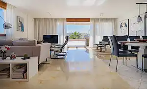 TOLLES PENTHOUSE IN DER NÄHE VON STRAND