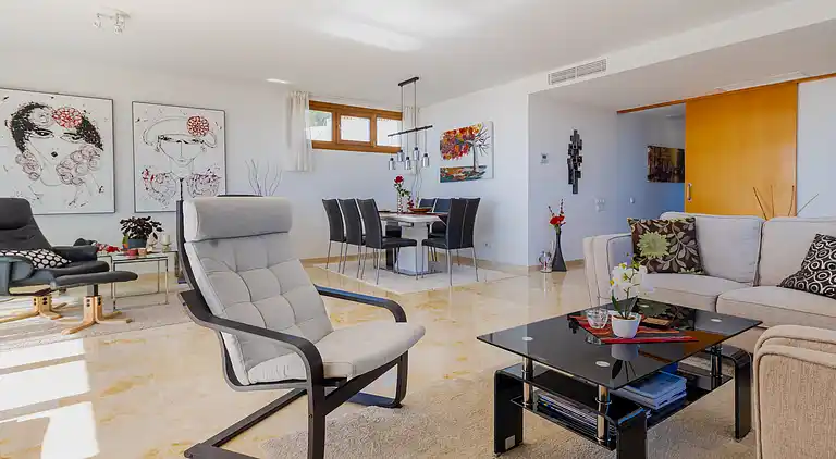 TOLLES PENTHOUSE IN DER NÄHE VON STRAND