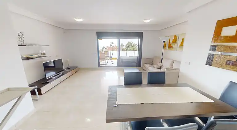 Ático cerca de golf y playa