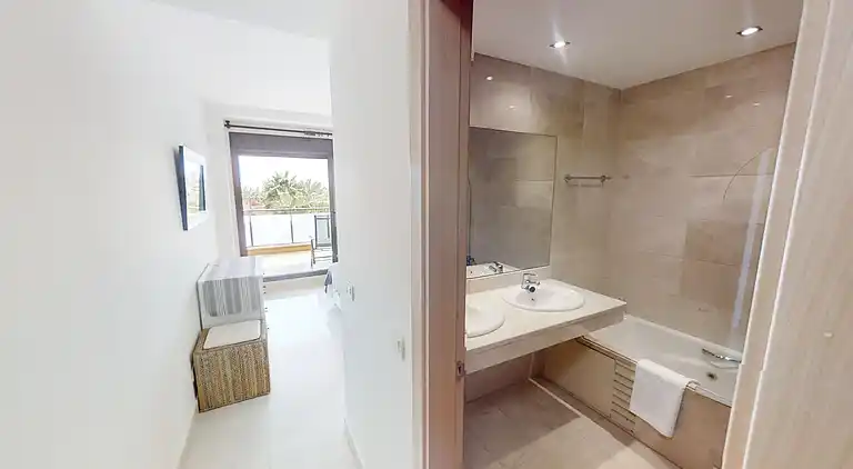 Ático cerca de golf y playa