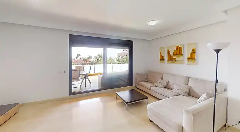 Ático cerca de golf y playa