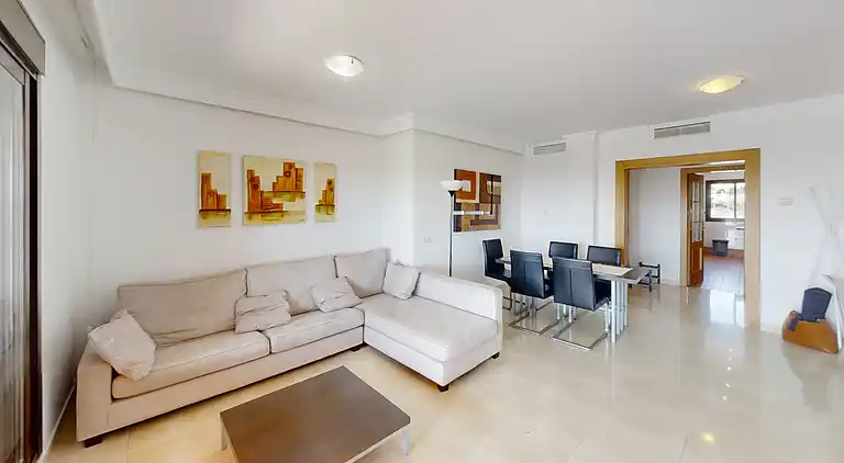 Ático cerca de golf y playa