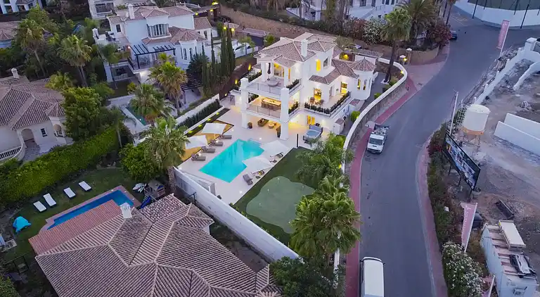 FANTASTIC LUXURY VILLA