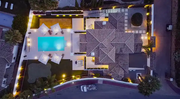 FANTASTIC LUXURY VILLA