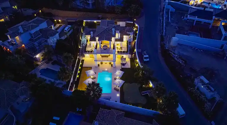 FANTASTIC LUXURY VILLA