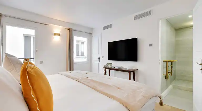 Apartment in Upper Marais