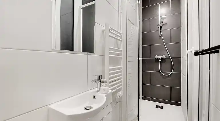 Apartment in Porte-Saint-Martin