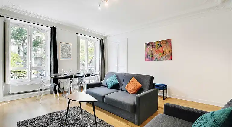 Apartment in Porte-Saint-Martin