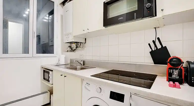 Apartment in Porte-Saint-Martin