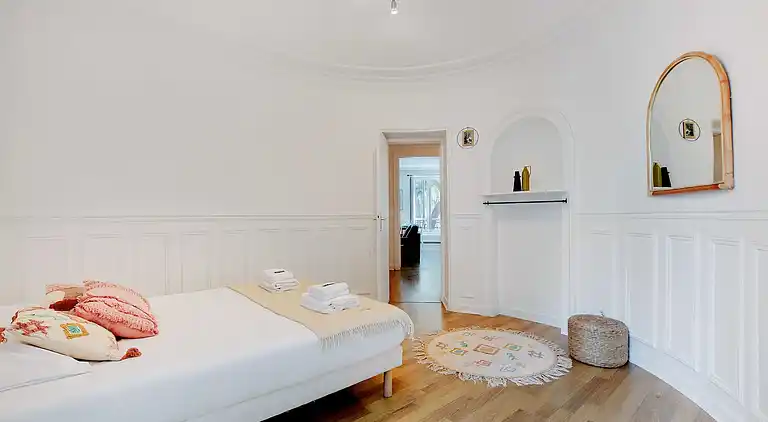 Apartment in Porte-Saint-Martin