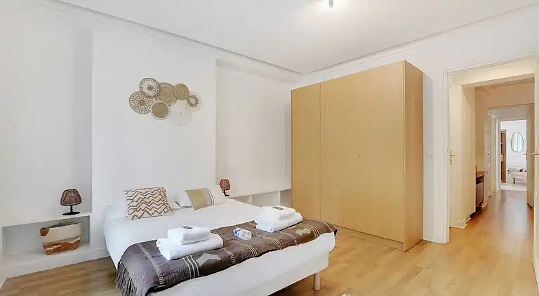 Apartment in Porte-Saint-Martin