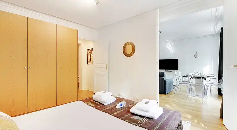 Apartment in Porte-Saint-Martin