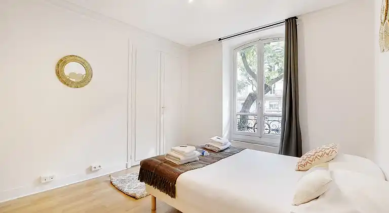 Apartment in Porte-Saint-Martin