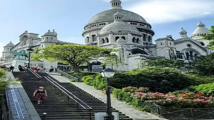 Apartment in Montmartre