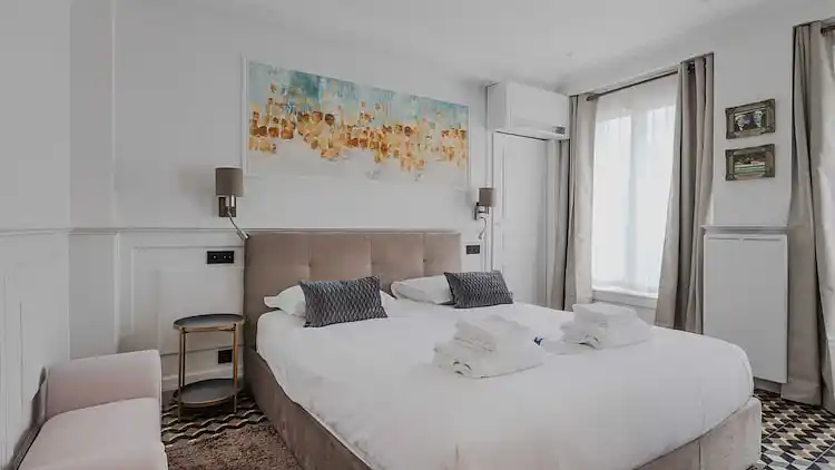 Apartment in Plaine-Monceau