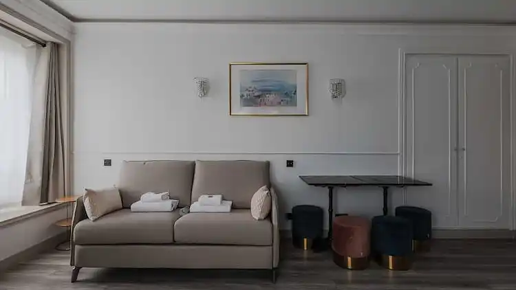 Apartment in Plaine-Monceau