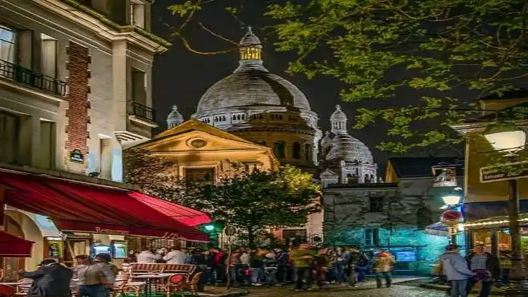 Apartment in Montmartre