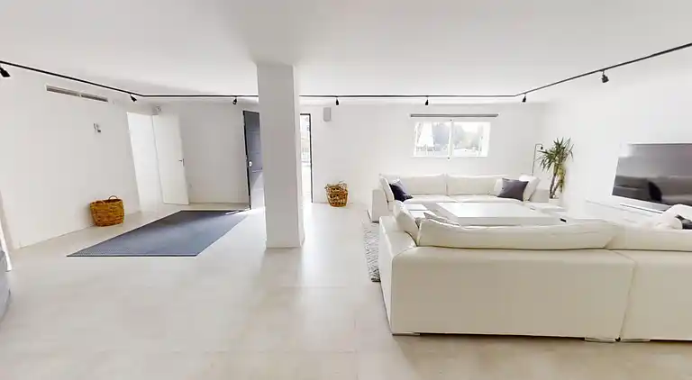 Modern Villa near beach